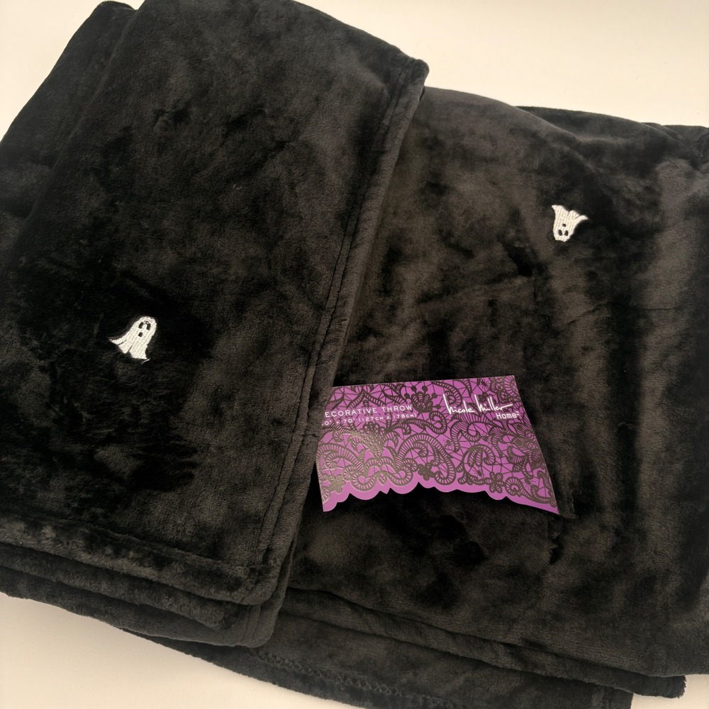 Nicole Miller Home Black Ghost Plush Throw Blanket Halloween Spooky 50x70 NEW
